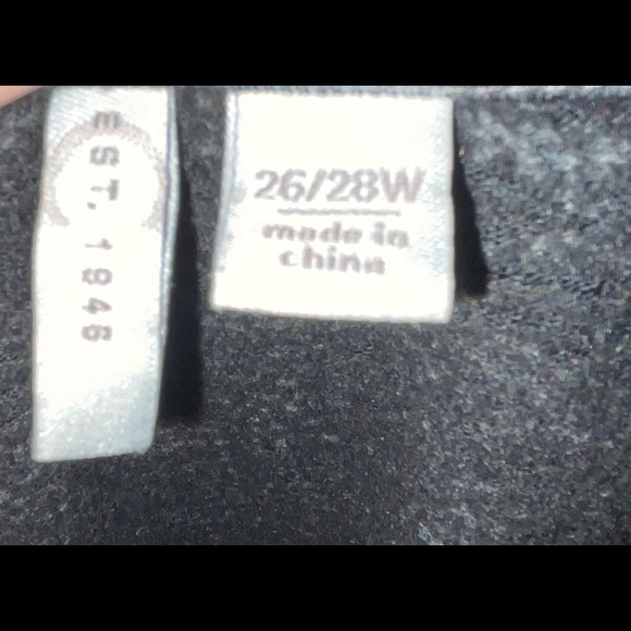 Est 1946 super soft gray long line blouse, size 26/28 - Picture 9 of 14